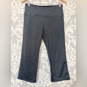 4/$25 • Kirkland Active Cropped Yoga Pants